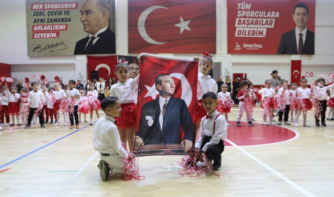 Bayraklı Belediyesi’nin düzenlediği etkinliklerle 23 Nisan coşkusu ilçede günler öncesinden