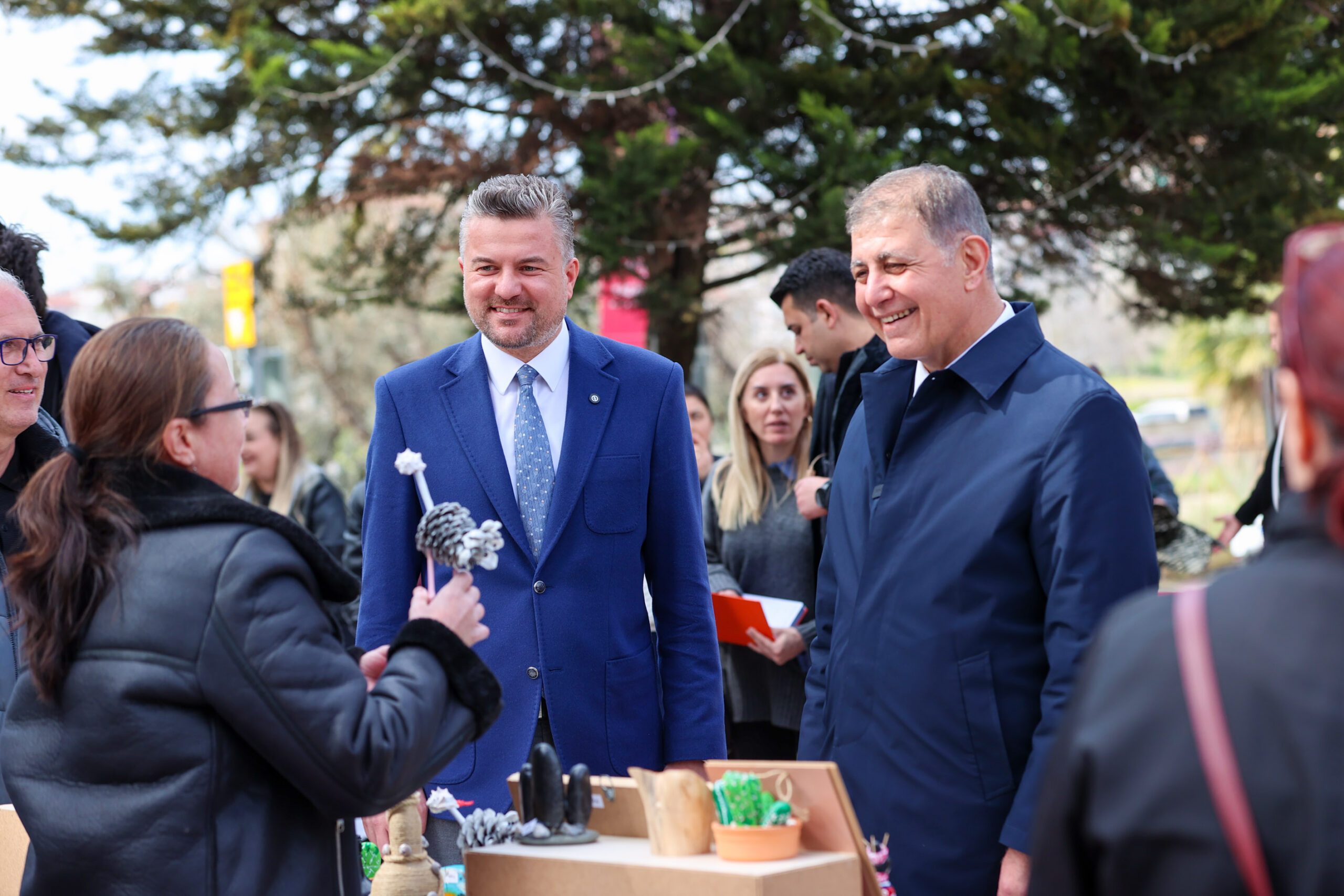 Buca Belediyesi’nin hayata geçirdiği Kadın Emeği Pazarı, el emeğini ekonomiye