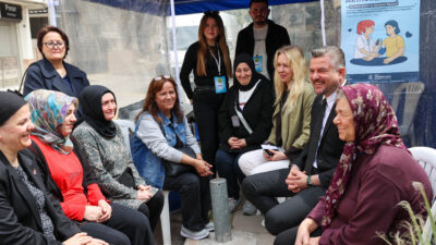 Buca Belediyesi’nin ücretsiz sağlık taramalarıyla mahalle mahalle dolaştığı “Köşe Bucak