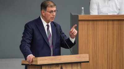 İzmir Büyükşehir Belediye Meclisi’nde yaşanan tartışmaların ardından Başkan Cemil Tugay