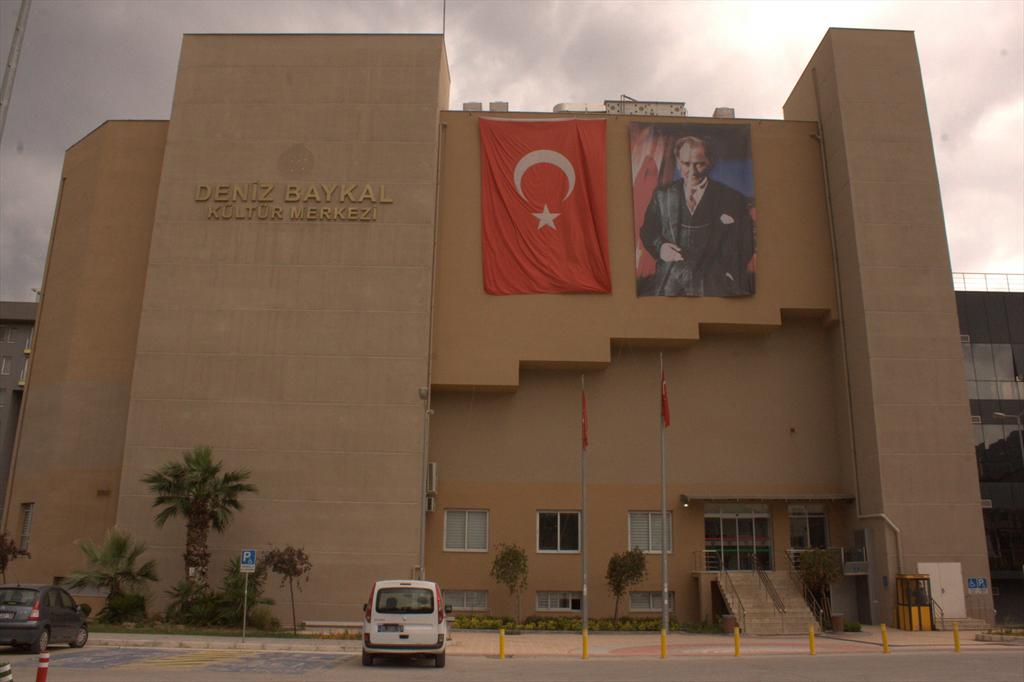 Karşıyaka Belediyesi, Deniz Baykal Kültür Merkezi’nin, Bakırçay Üniversitesi’ne tahsisine ilişkin