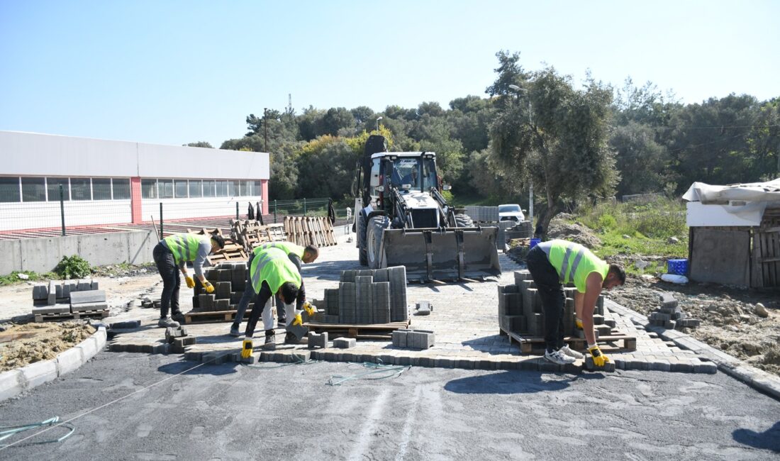 Kuşadası Belediyesi, kent genelinde sürdürdüğü yol yenileme çalışmalarına Değirmendere Mahallesi’nde