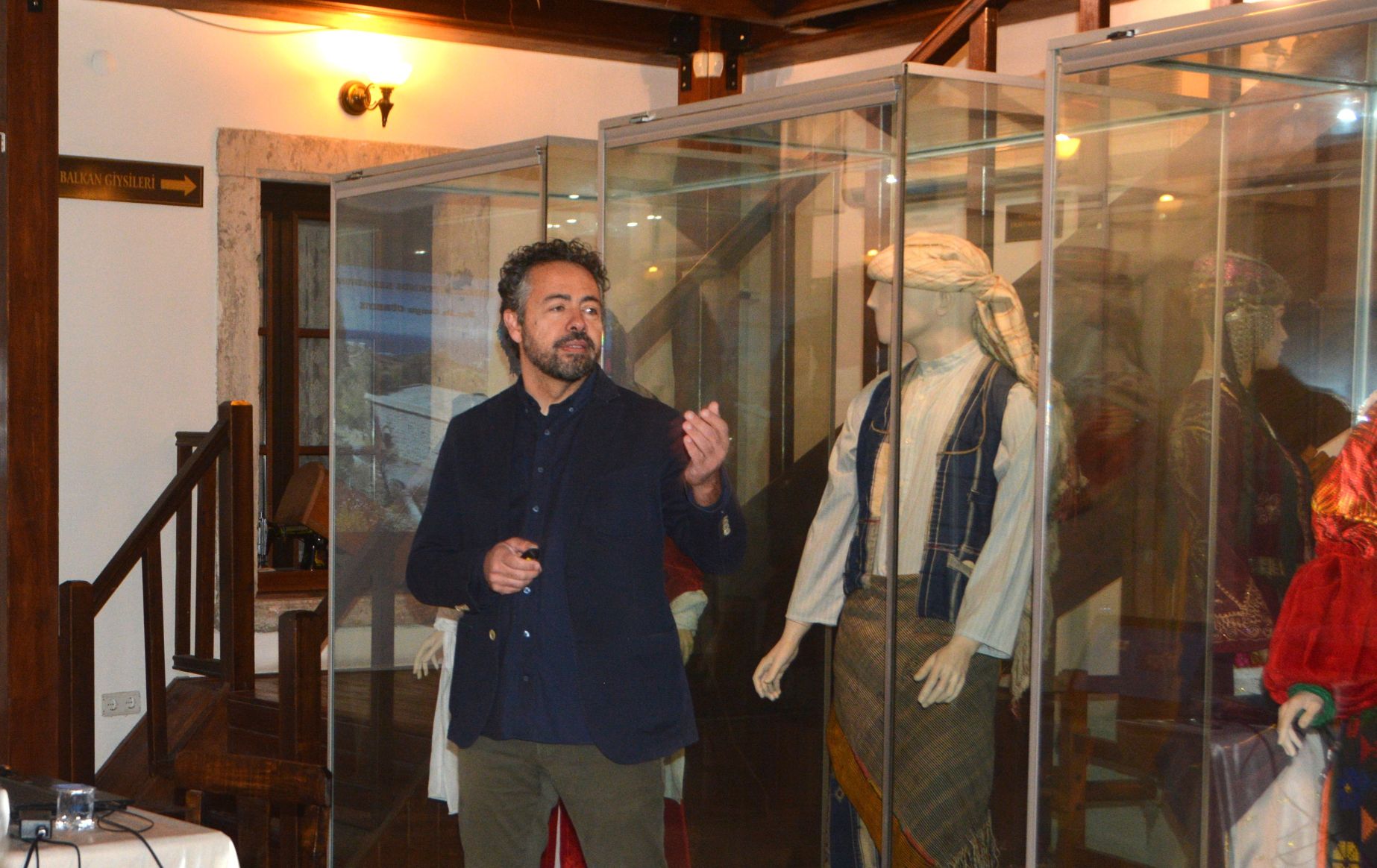 Karaburun’un araştırmaya açık, devasa bir potansiyele sahip olduğunu belirten Doç.