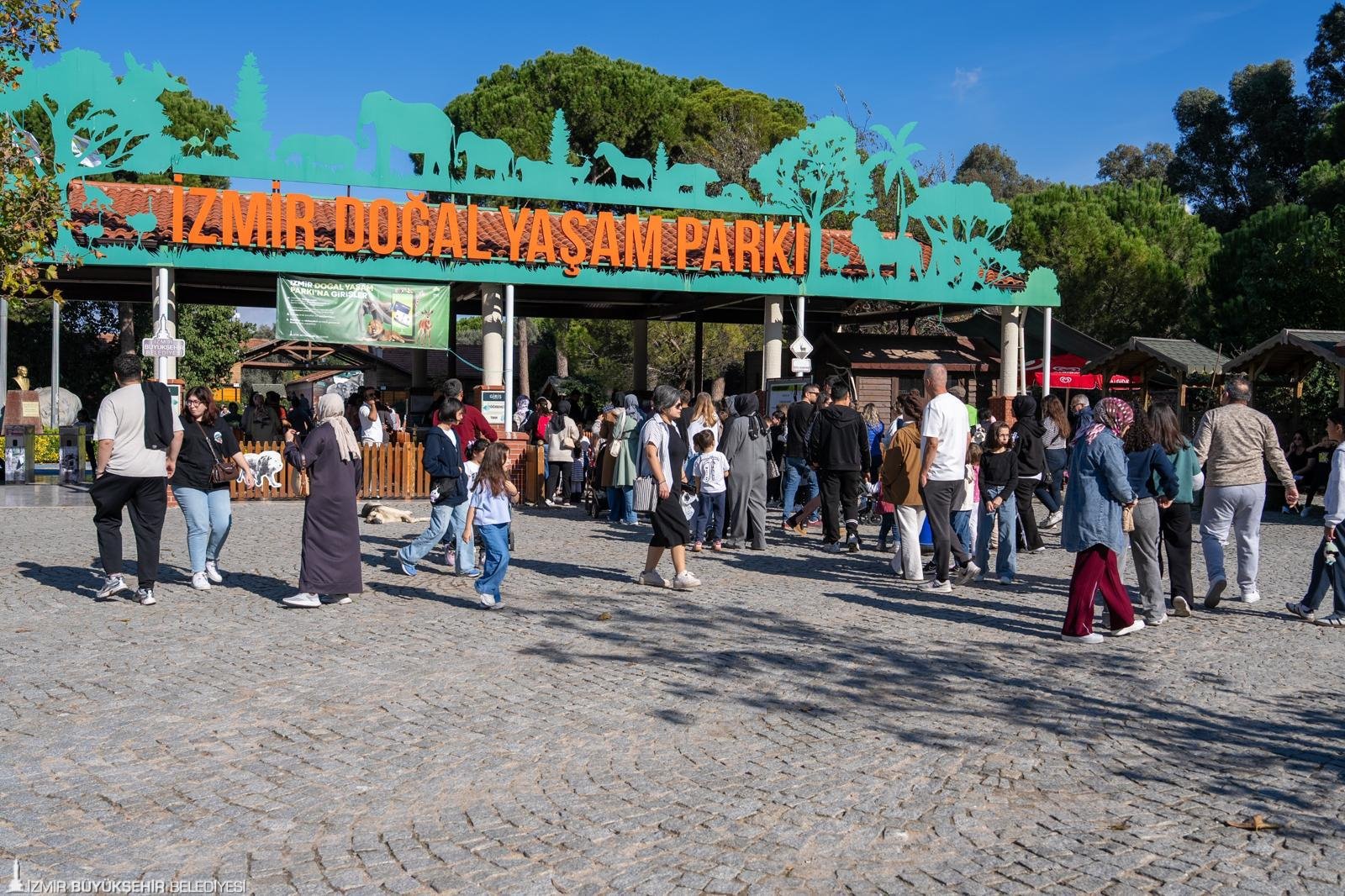 İzmir Büyükşehir Belediyesi’nin 23 Nisan etkinlikleri kapsamında İzmir Doğal Yaşam