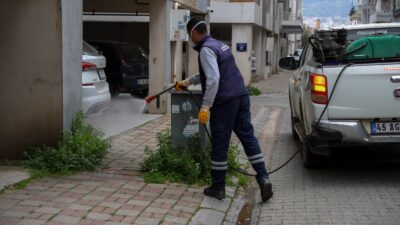 Efeler Belediyesi Park ve Bahçeler Müdürlüğü ekipleri, bahar aylarıyla birlikte