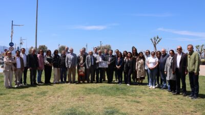 Ekonomi Muhabirleri Derneği İzmir Şubesi, hayatını kaybeden üyeleri için düzenlediği