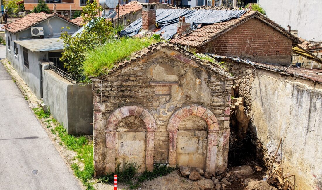 Gaziemir Belediyesi, hayata geçirdiği restorasyon çalışmasıyla ilçenin geçmişine tanıklık eden