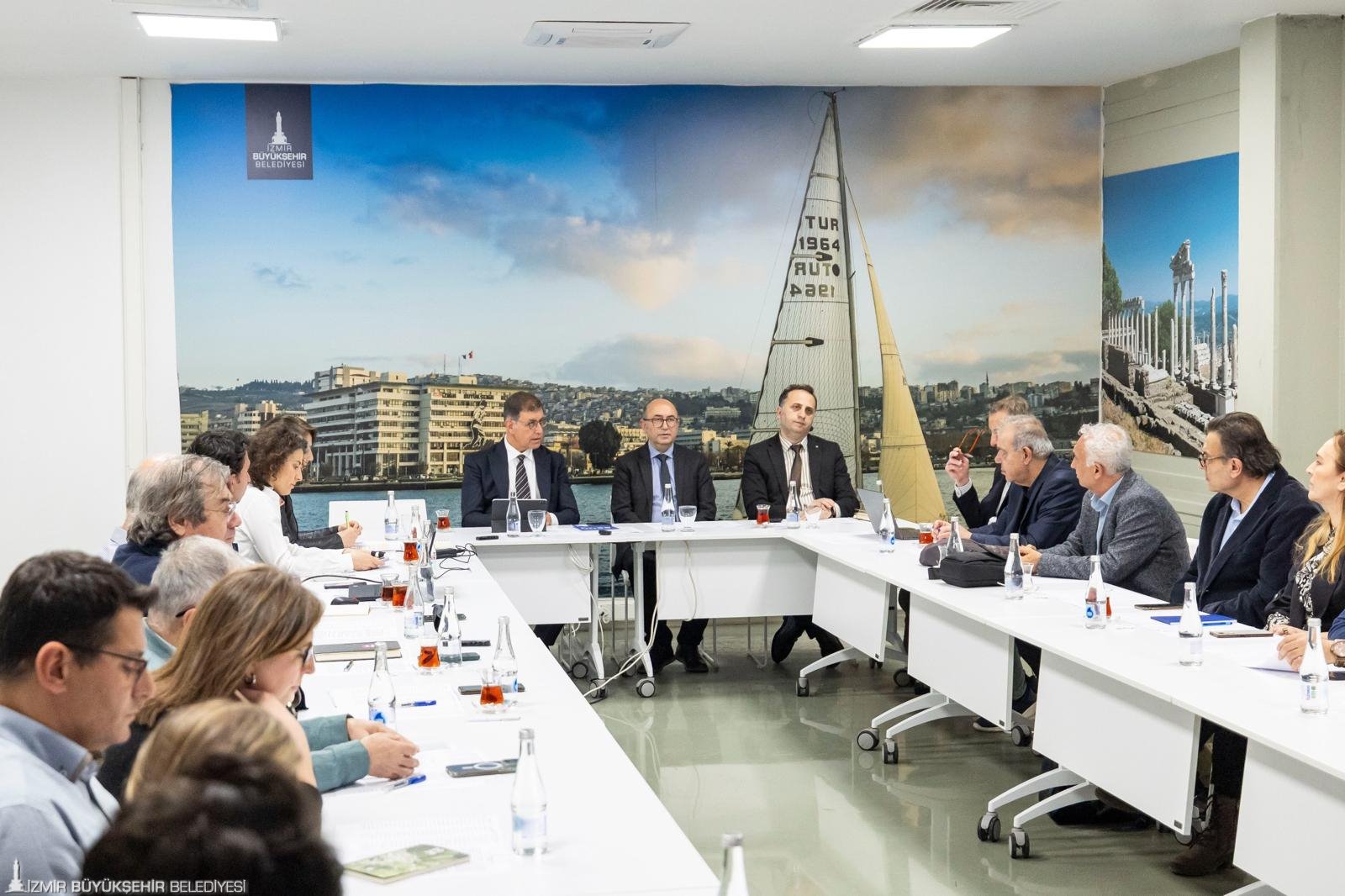 İzmir Büyükşehir Belediyesi bünyesinde kurulan Arkeoloji Kurulu ilk toplantısını gerçekleştirdi;