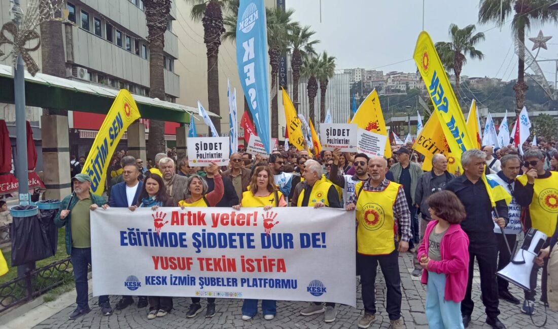 Okullarda artan şiddet olaylarına tepki gösteren eğitimciler İzmir’de iş bırakarak