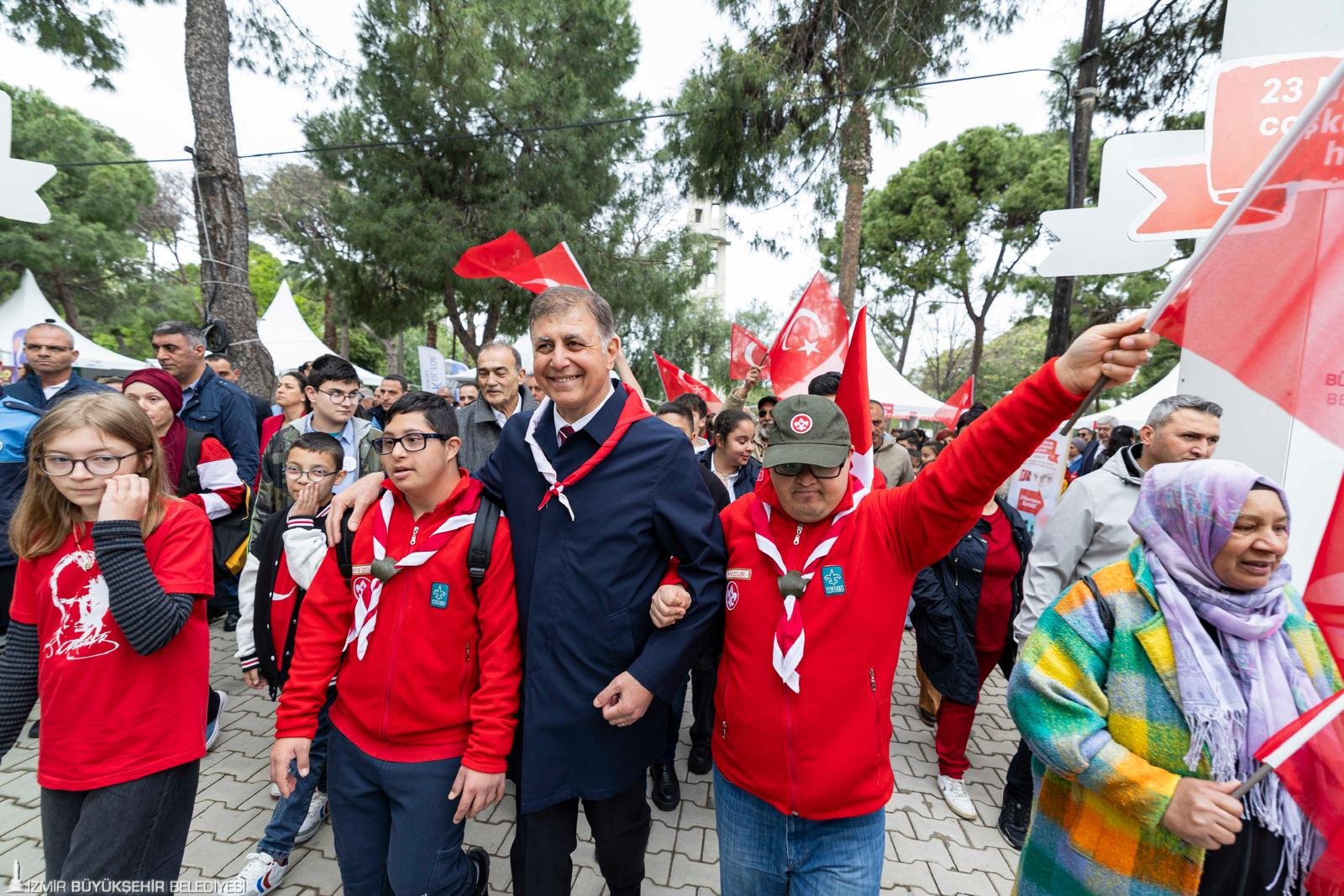 İzmir Büyükşehir Belediye Başkanı Dr. Cemil Tugay, Kültürpark’ta düzenlenen 23