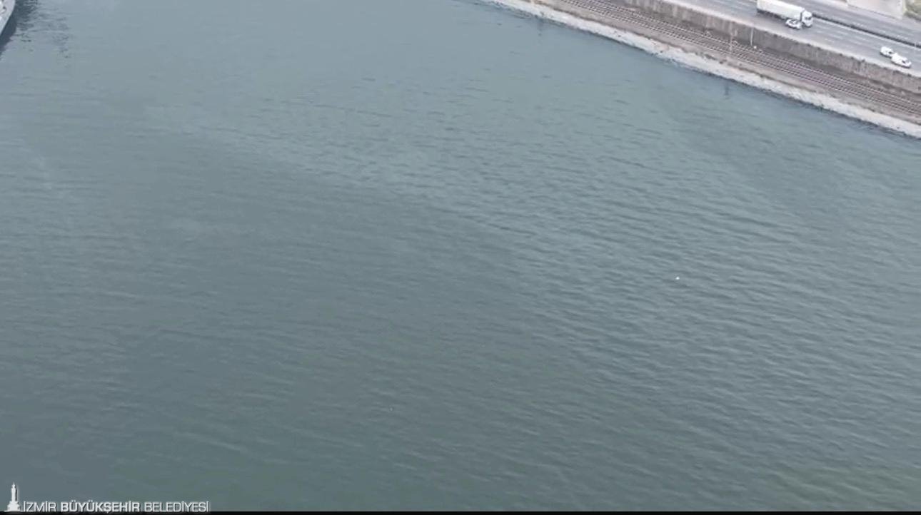 İzmir Büyükşehir Belediyesi tarafından İzmir Körfezi’nde  yapılan rutin dron