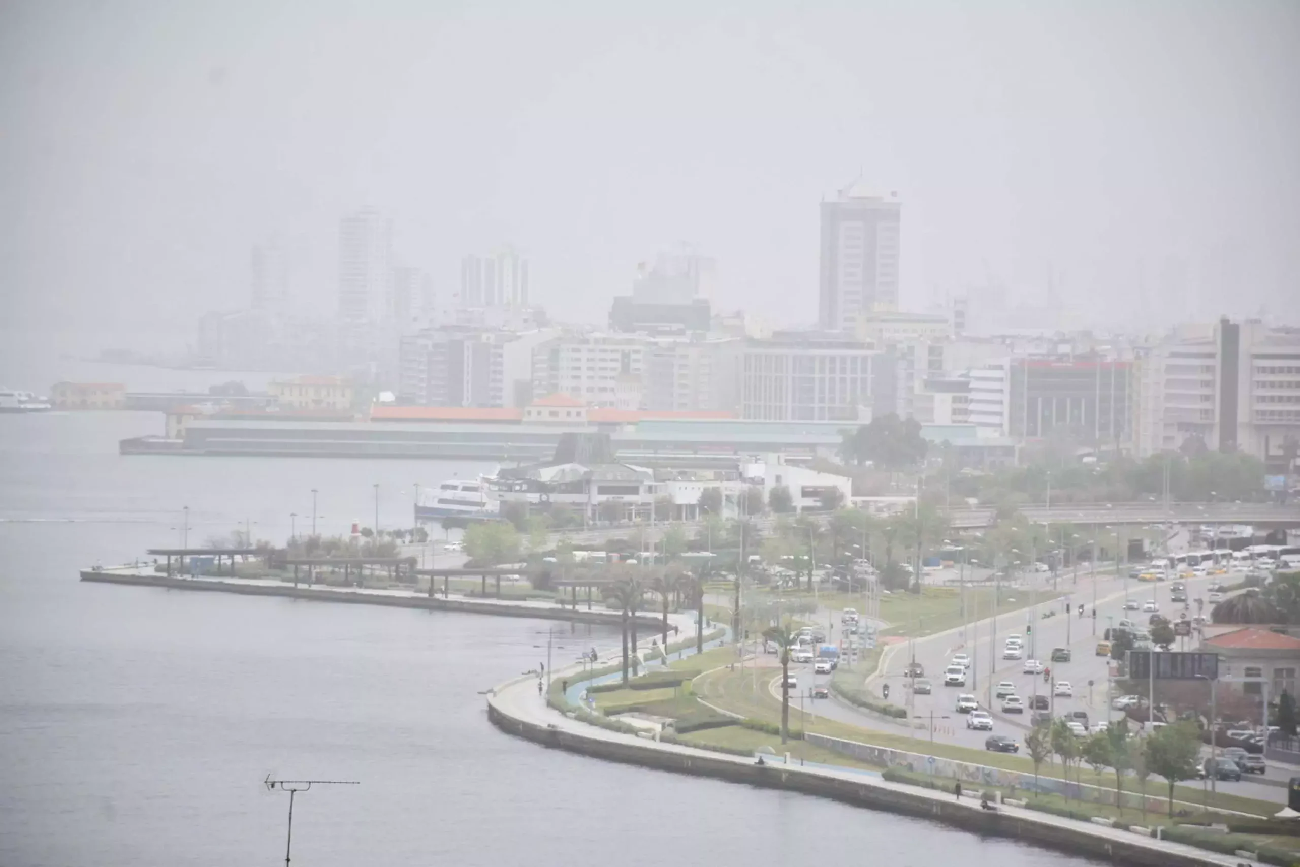 Meteoroloji, İzmir dahil 6 il için sarı kodlu uyarı verdi.
