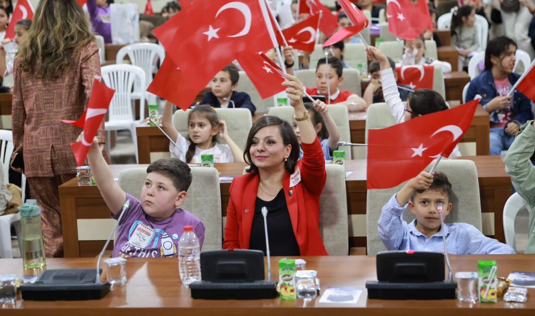 Karabağlar Belediye Başkanı Helil Kınay, 23 Nisan Ulusal Egemenlik ve