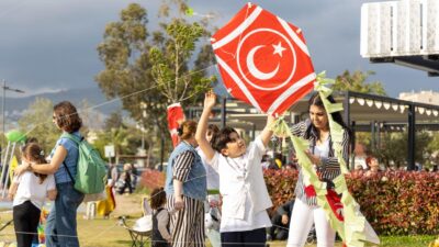 Karşıyaka Belediye Başkanı Yıldız Ünsal, 23 Nisan’da makamını 3. sınıf