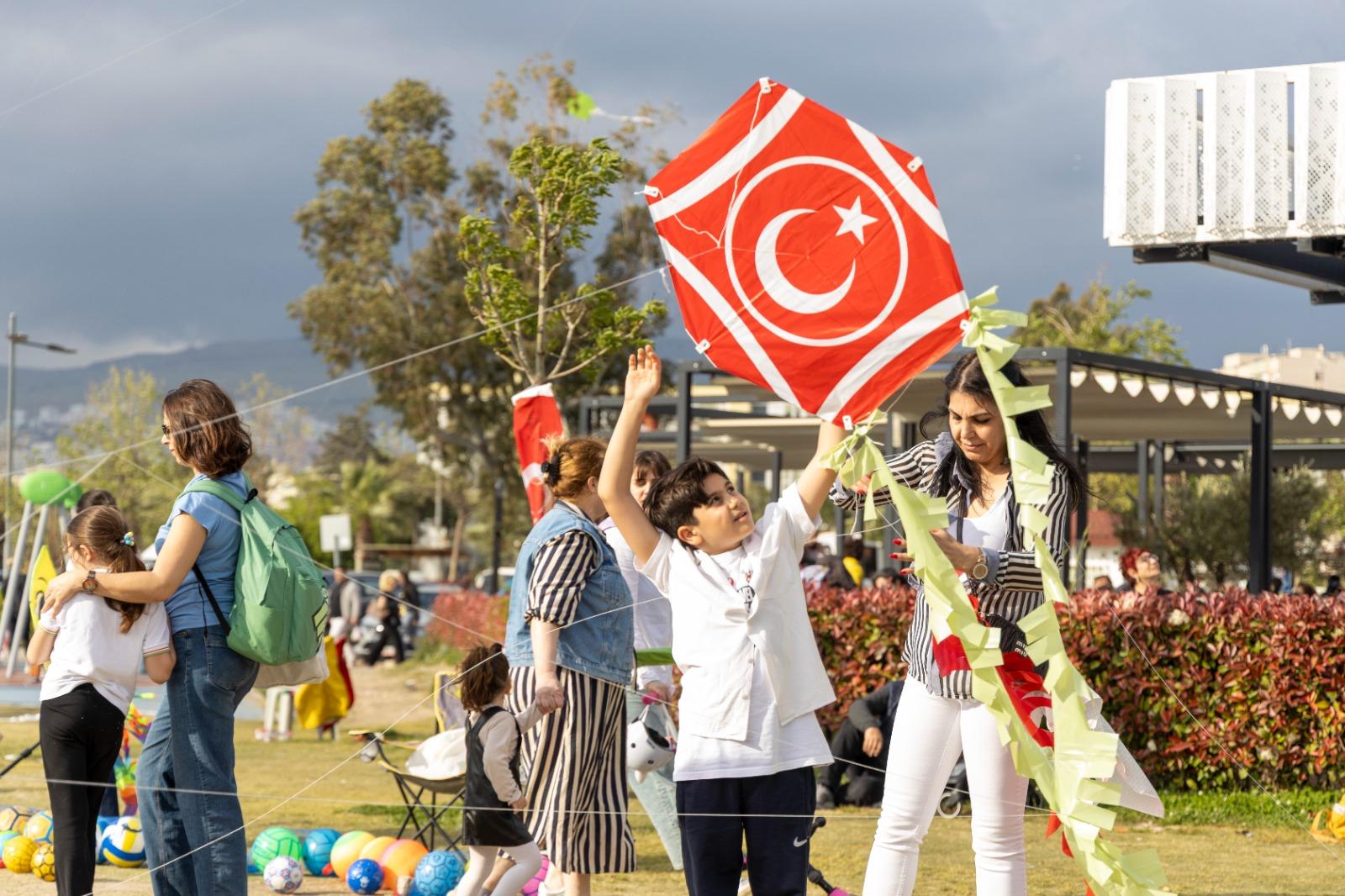 Karşıyaka Belediye Başkanı Yıldız Ünsal, 23 Nisan’da makamını 3. sınıf