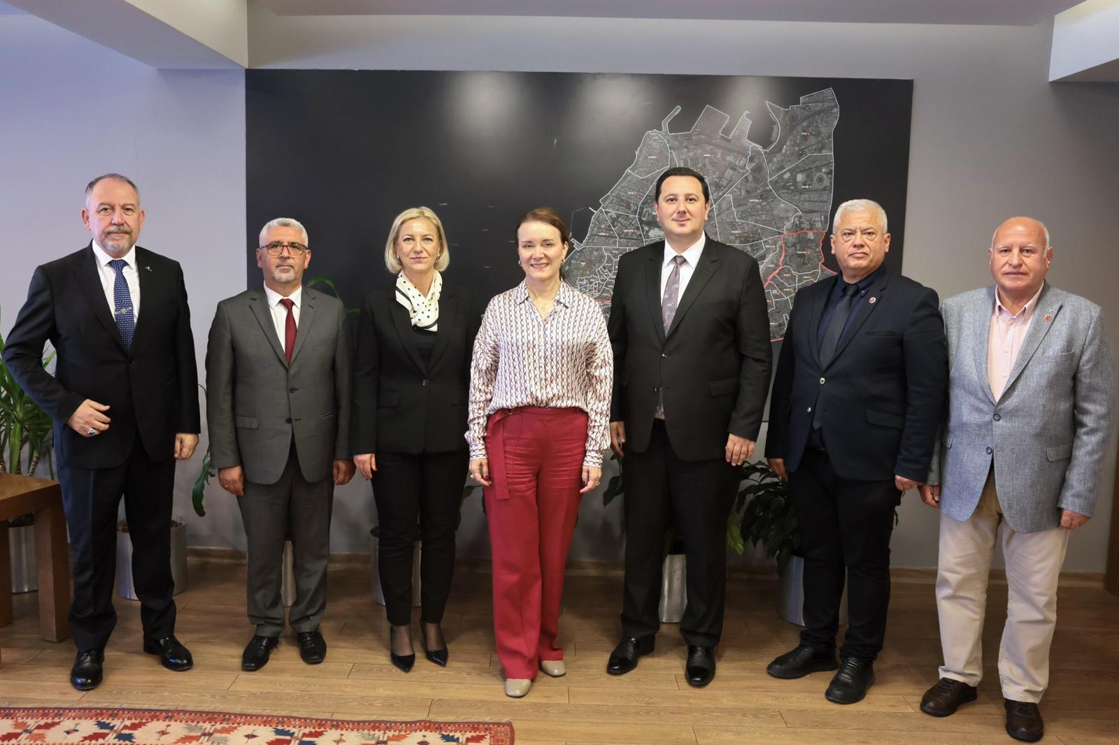 Konak Belediye Başkanı Nilüfer Çınarlı Mutlu, Makedonya Türk Hareket Partisi