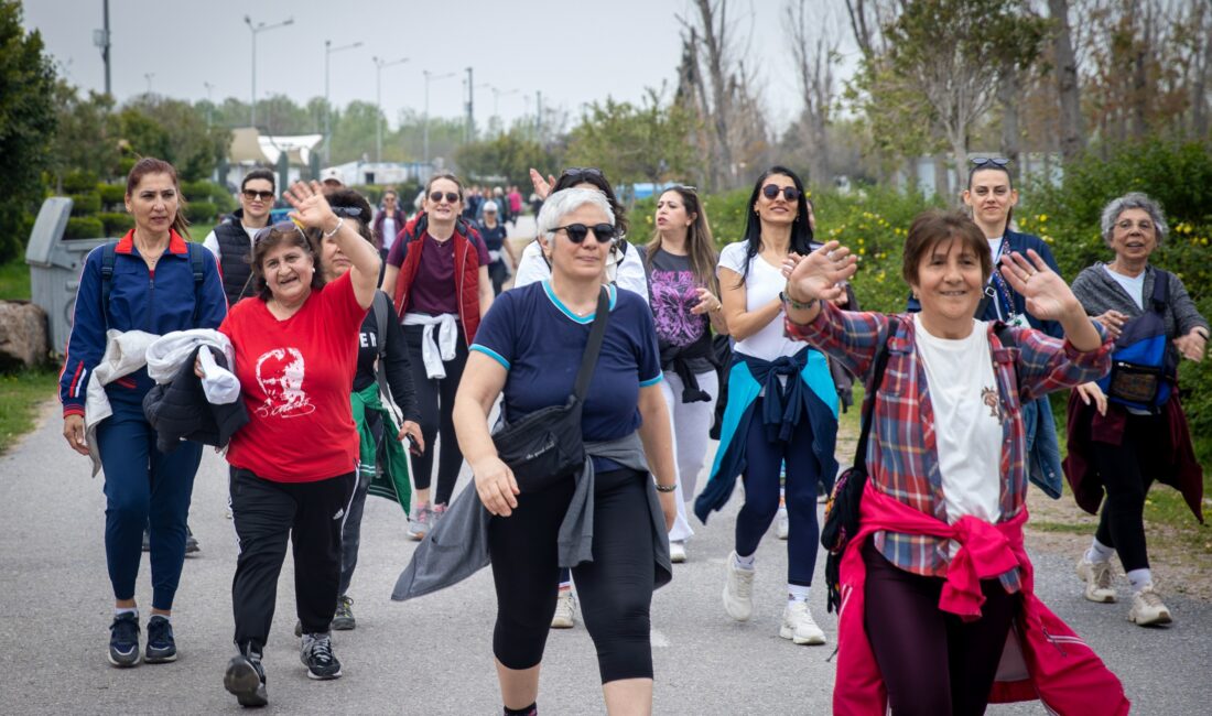 Konak Belediyesi’nin Dünya Sağlık Haftası kapsamında düzenlediği “Nefes Al, Mutlu