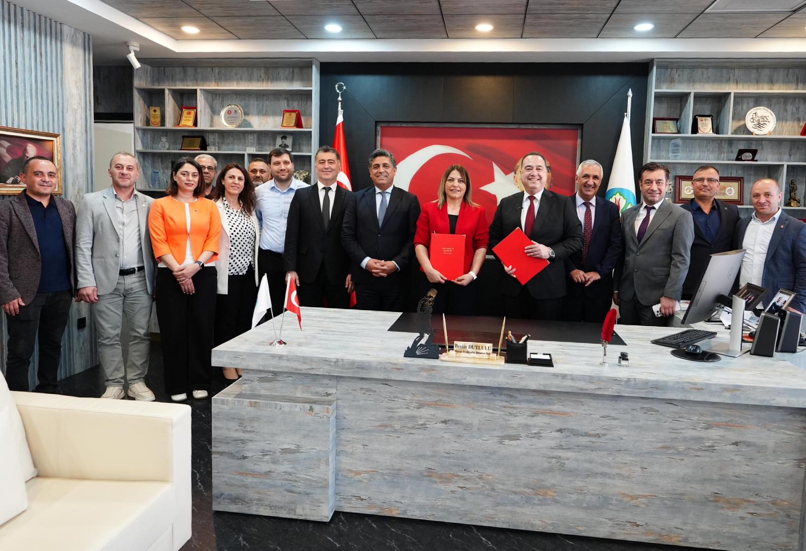 Manisa Büyükşehir Belediyesi ile DİSK/Genel-İş arasında imzalanan ek protokolle işçilere