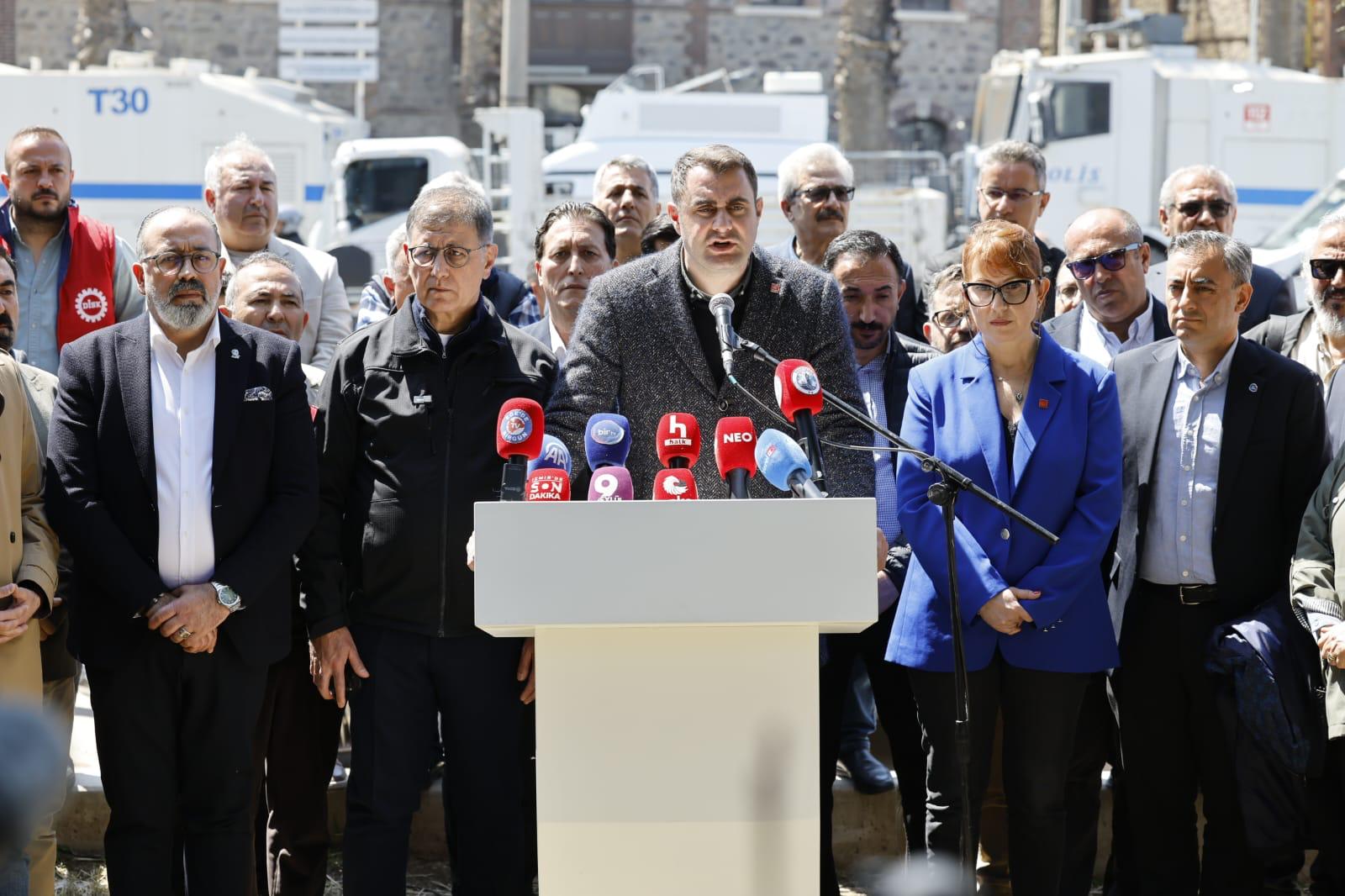 Meslek Fabrikası önünde ikinci gününe giren nöbette konuşan CHP İzmir