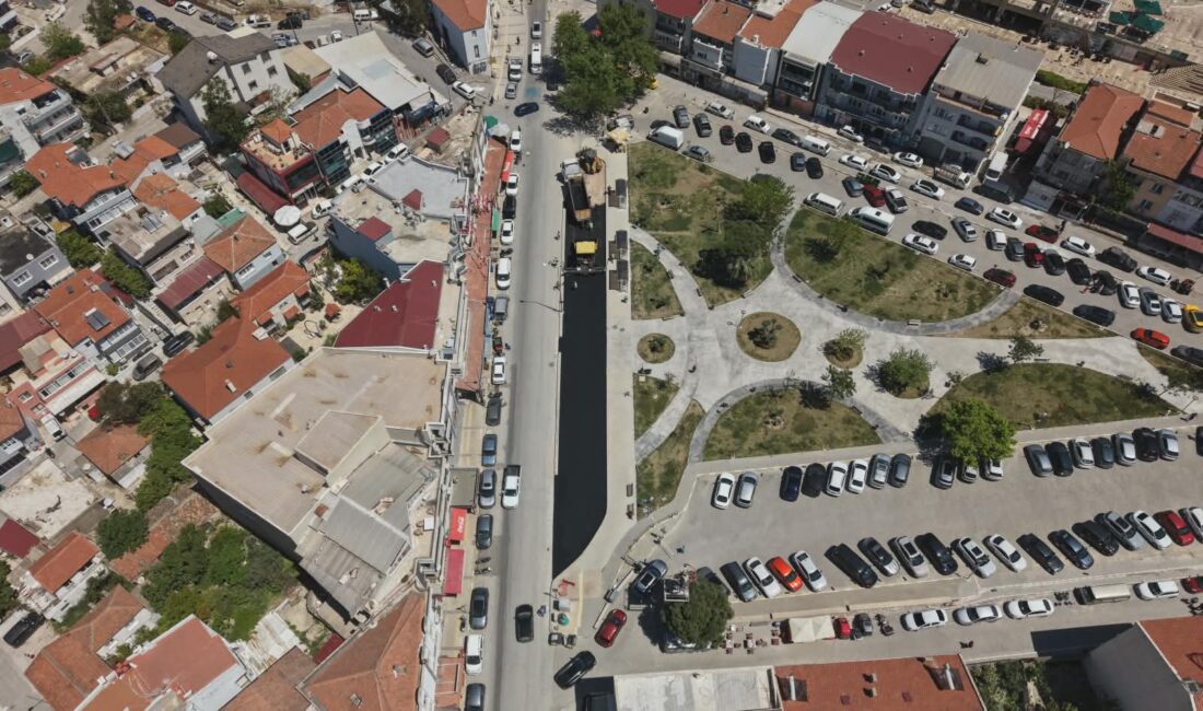 Urla Belediyesi, asfalt, kaldırım, alternatif yol ve otopark çalışmalarıyla ilçede