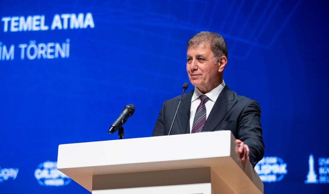 İzmir Büyükşehir Belediye Başkanı Dr. Cemil Tugay, CHP Genel Başkanı