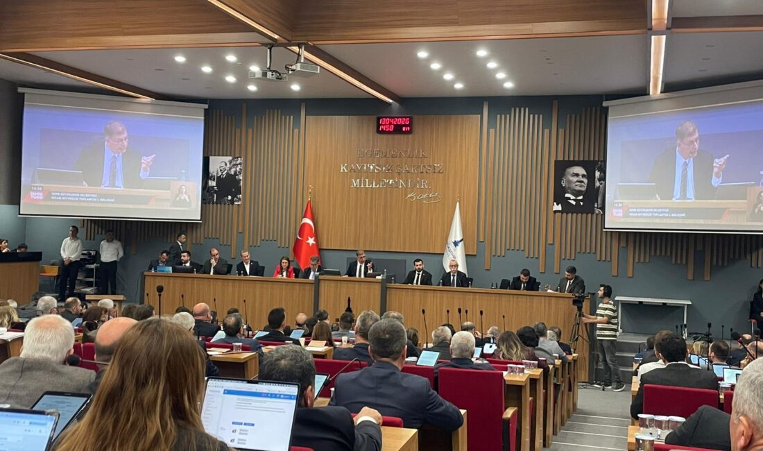  İzmir Büyükşehir Belediye Meclisi’nde Nisan ayı oturumunda başkanvekilleri, encümen