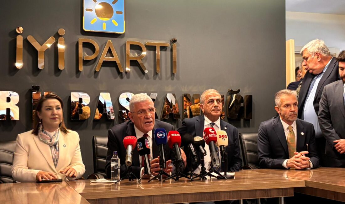 İYİ Parti Genel Başkanı Müsavat Dervişoğlu, partisinin İzmir İl Başkanlığı’na