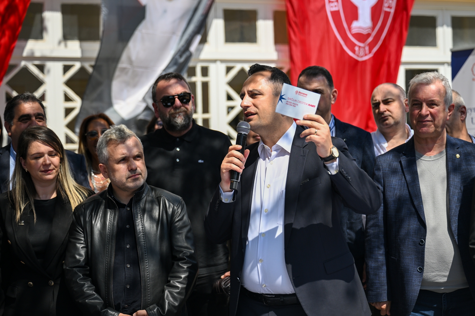 Bornova Belediyesi, vatandaşların özel sağlık kuruluşlarından yüzde 10 ile yüzde