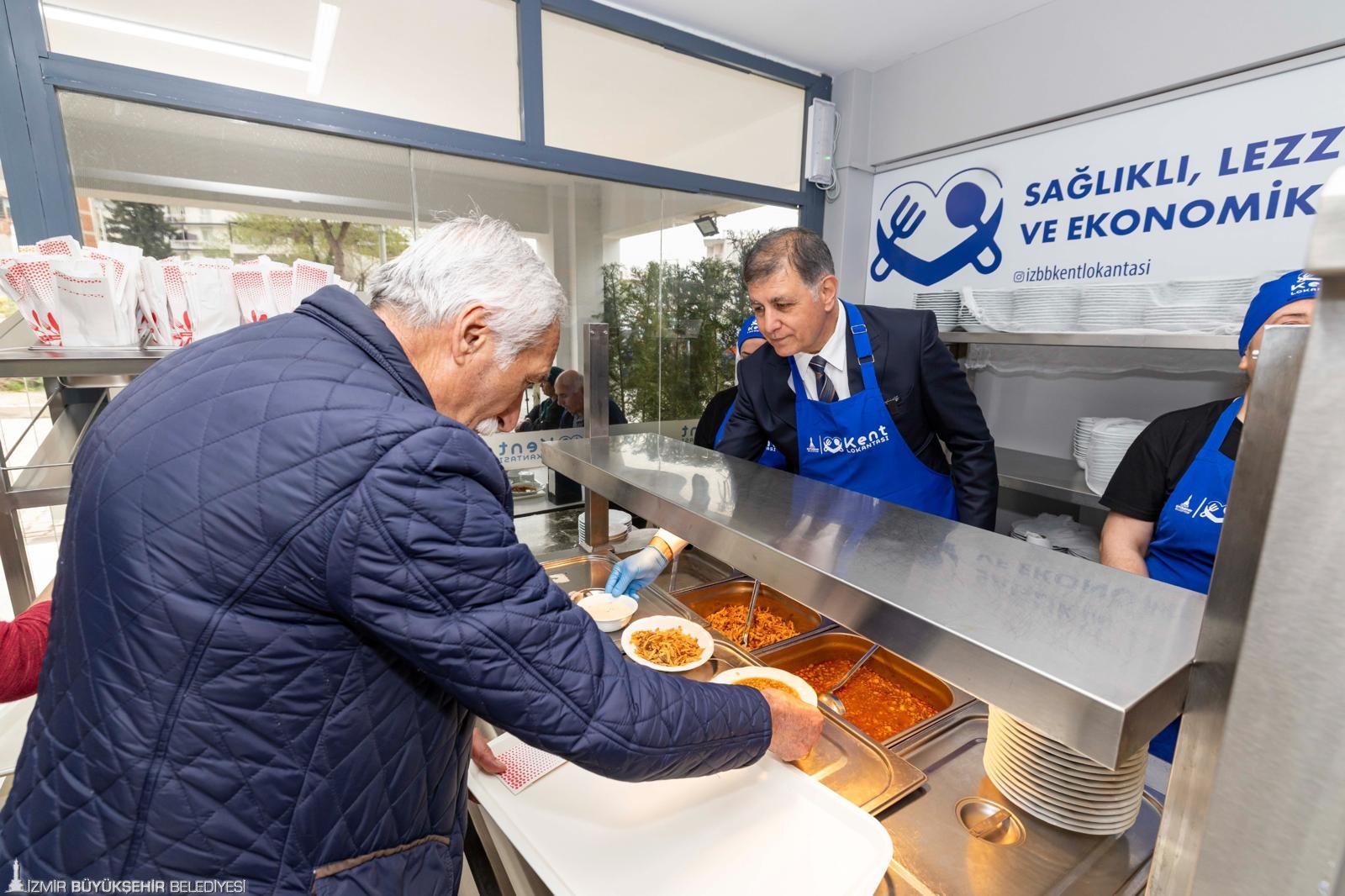 İzmir Büyükşehir Belediyesi’nin Kent Lokantaları projesi büyüyor. Altıncı şube Yamanlar’da