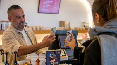Kuşadası Belediyesi tarafından hayata geçirilen Adalı Kart, 2 yılda 62