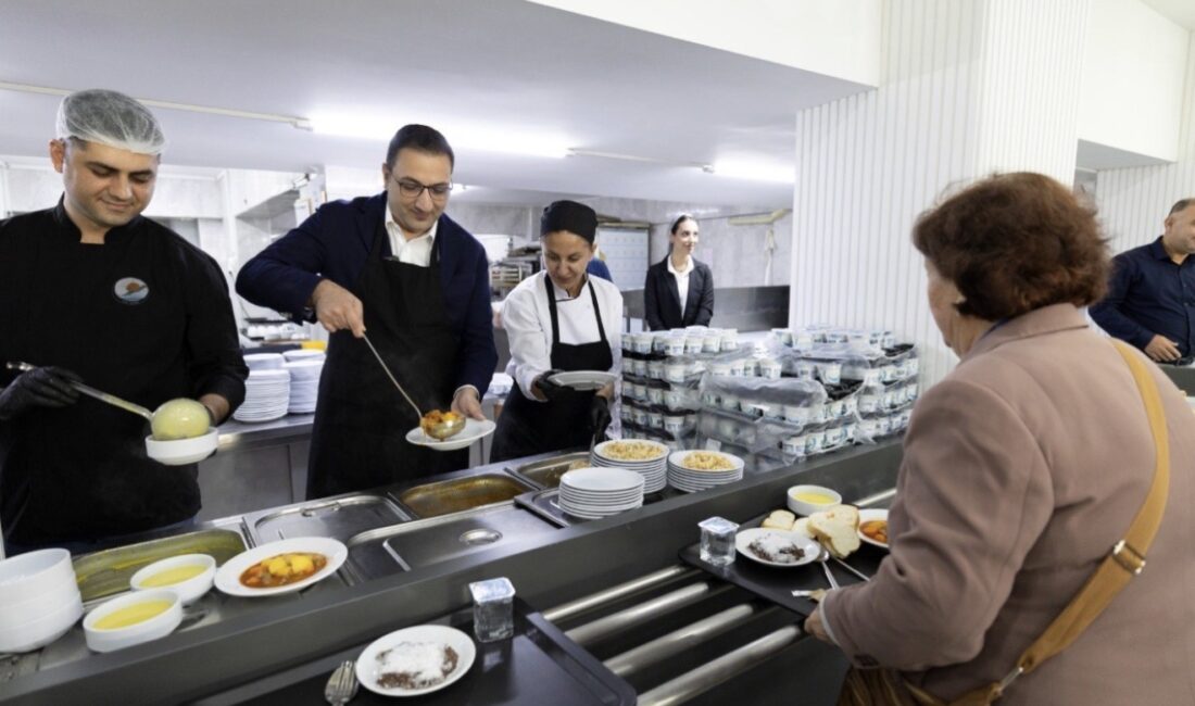 Balçova Belediyesi tarafından hayata geçirilen Kent Lokantası, bir yılda binlerce