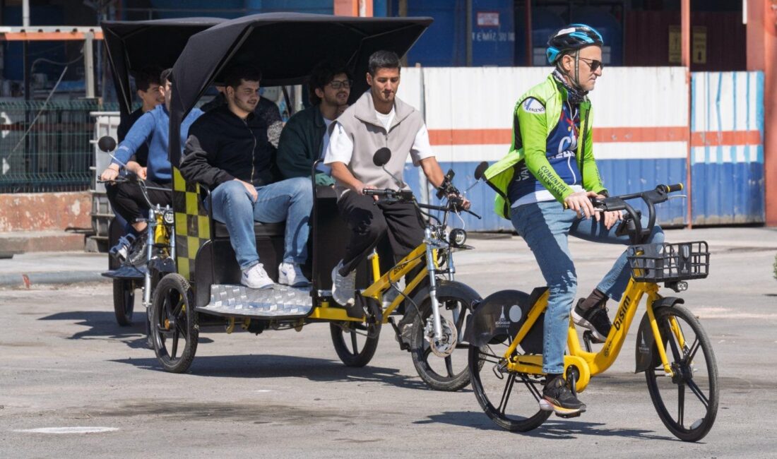 İzmir Büyükşehir Belediyesi’nin hayata geçirdiği Bisicab projesiyle hem karbon salımı