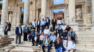 Bornova’daki kurumların iş birliğinde yürütülen Bornova Muhtarlar Akademisi kapsamında eğitimlerini