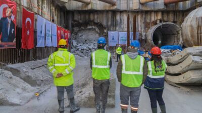 İzmir Büyükşehir Belediyesi’nin Buca Metrosu projesinde ödeme krizi nedeniyle çalışmalar