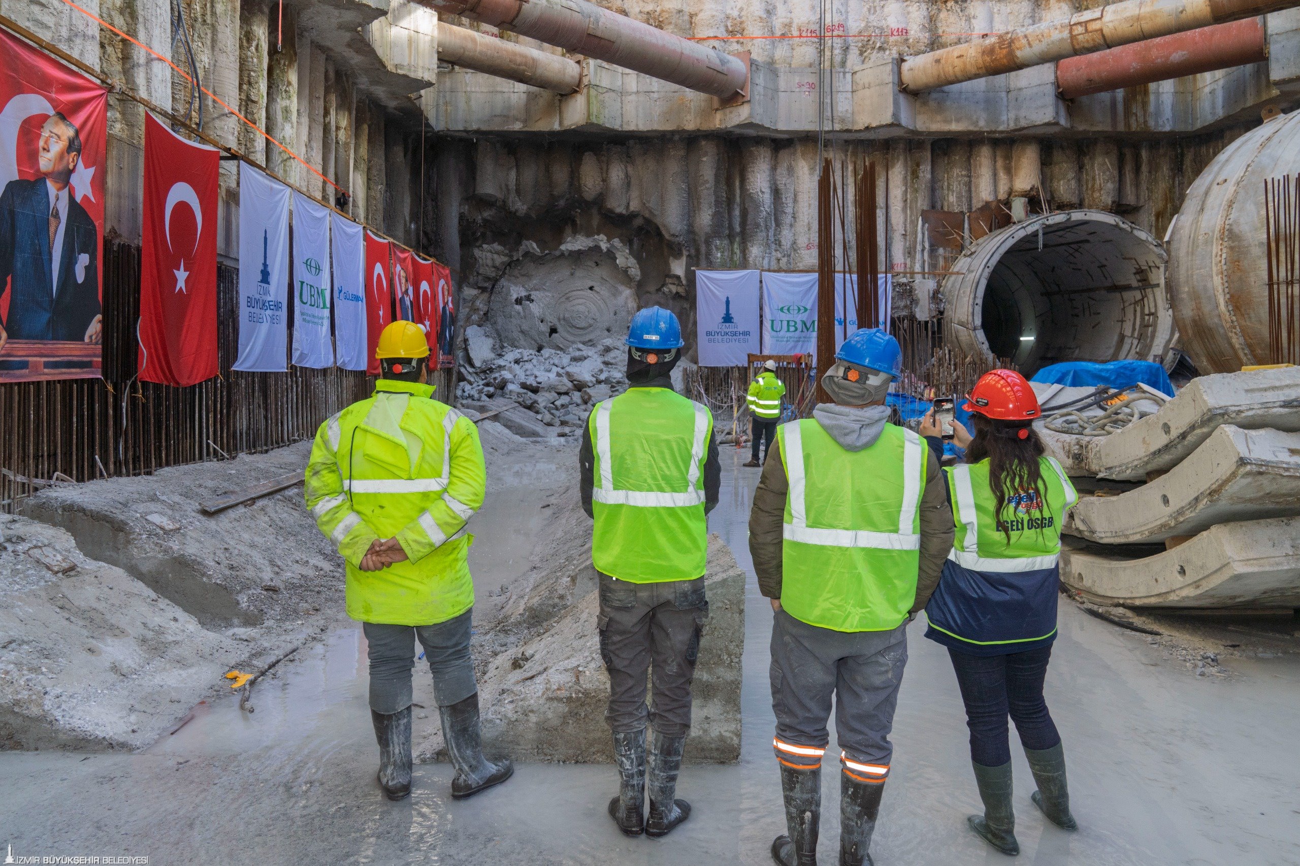 İzmir Büyükşehir Belediyesi’nin Buca Metrosu projesinde ödeme krizi nedeniyle çalışmalar