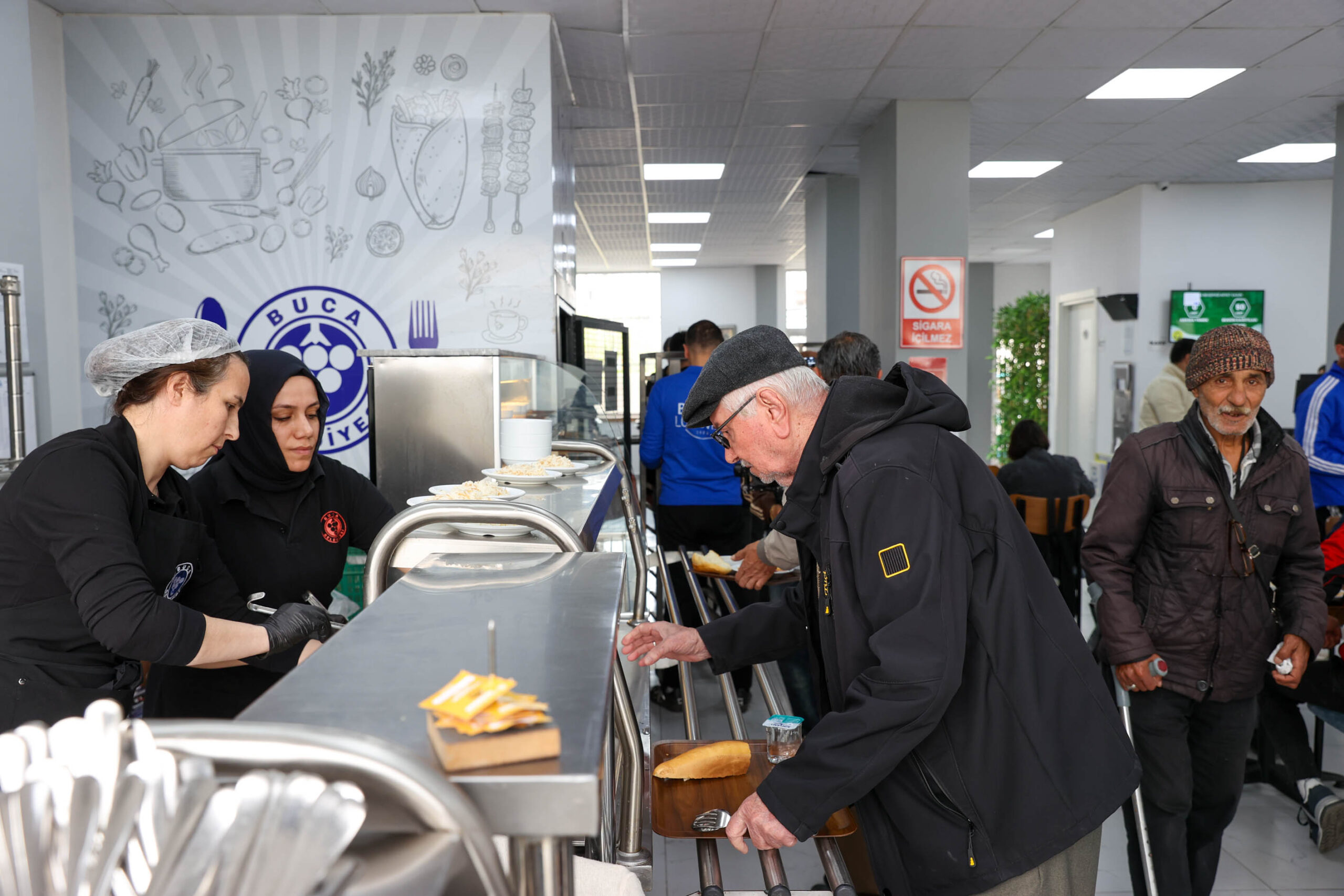 Buca Belediyesi, Şehitler Haftası kapsamında kent lokantalarında bir günlüğüne ücretsiz