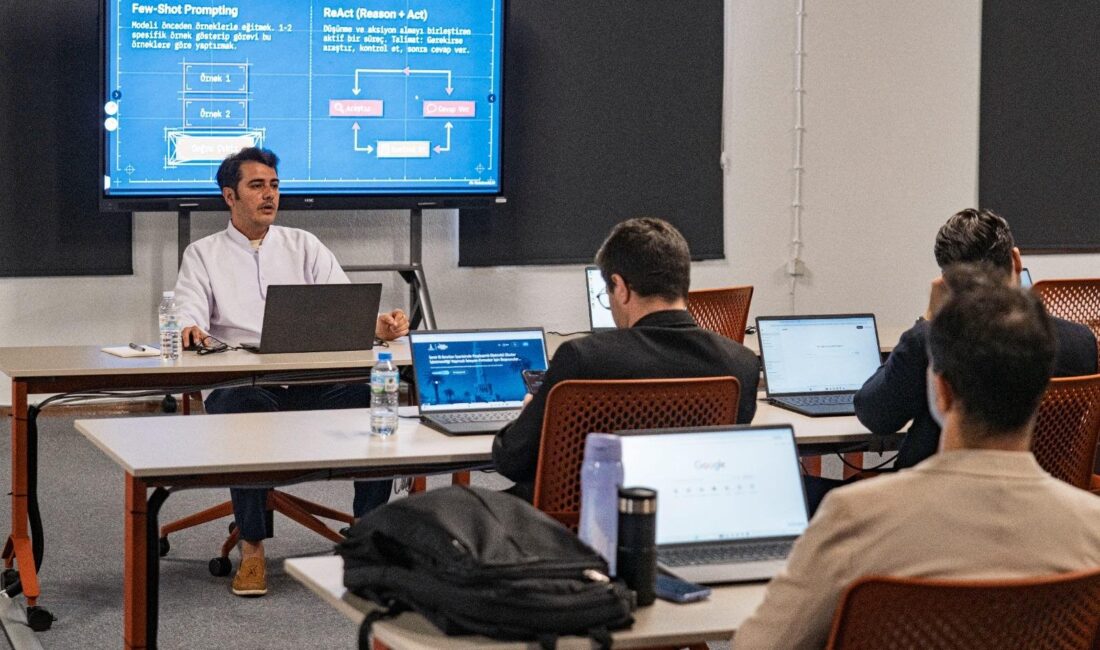 İzmir Büyükşehir Belediyesi, Dijital Deneyim Merkezi’nde düzenlediği eğitimlerle 165 şube