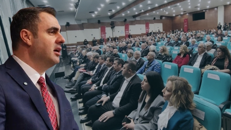 CHP İzmir İl Danışma Kurulu toplantısında konuşan İl Başkanı Çağatay