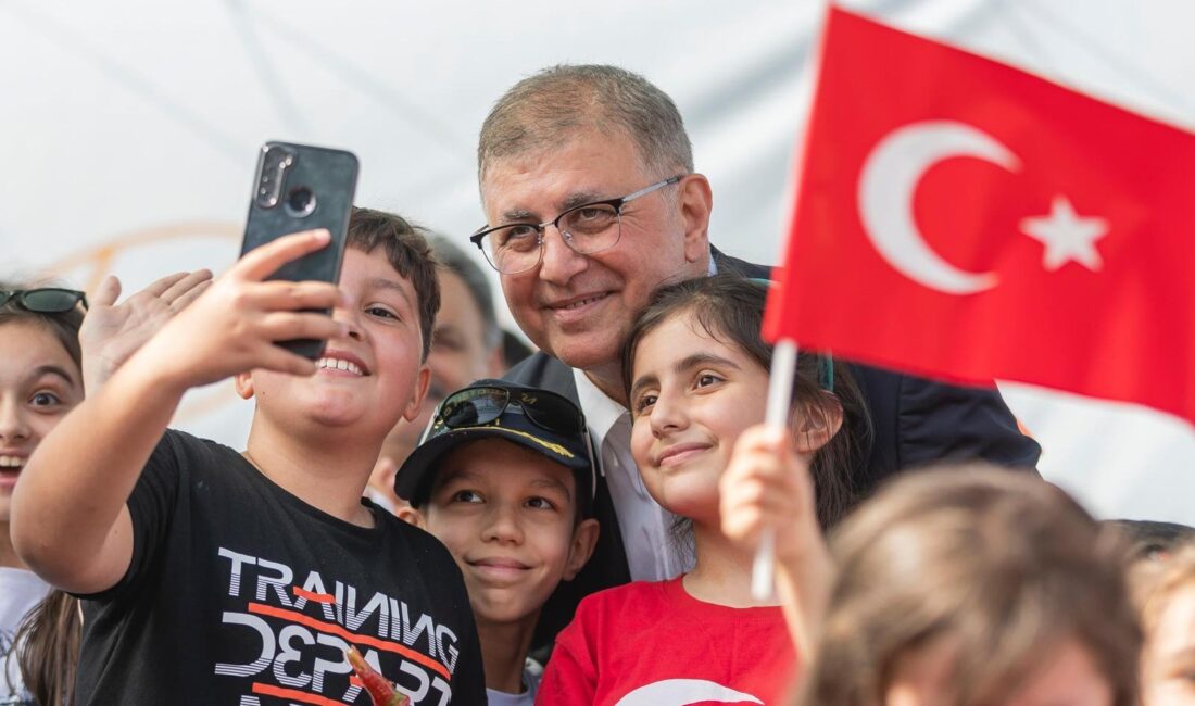 İzmir Büyükşehir Belediye Başkanı Dr. Cemil Tugay, 23 Nisan Ulusal