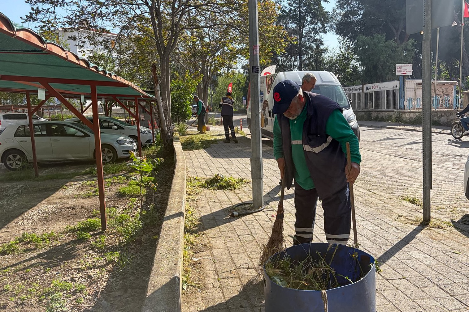 Efeler’de yaşam kalitesini yükseltmeye yönelik çalışmalarını aralıksız sürdüren Efeler Belediye