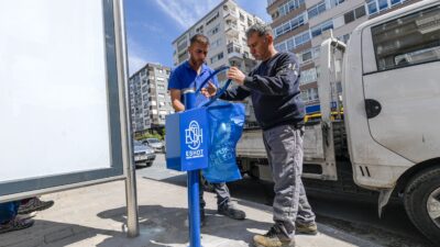 İzmir Büyükşehir Belediyesi ESHOT Genel Müdürlüğü’nün başlattığı uygulamayla otobüs durakları
