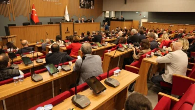 İzmir Büyükşehir Belediye Başkanı Cemil Tugay ile CHP’li meclis üyeleri