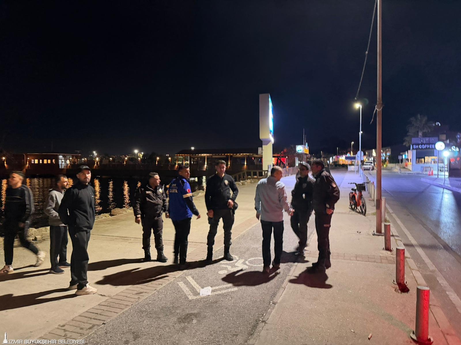 İnciraltı sahilinde fahiş fiyat uygulamalarıyla gündeme gelen seyyar satıcılara karşı