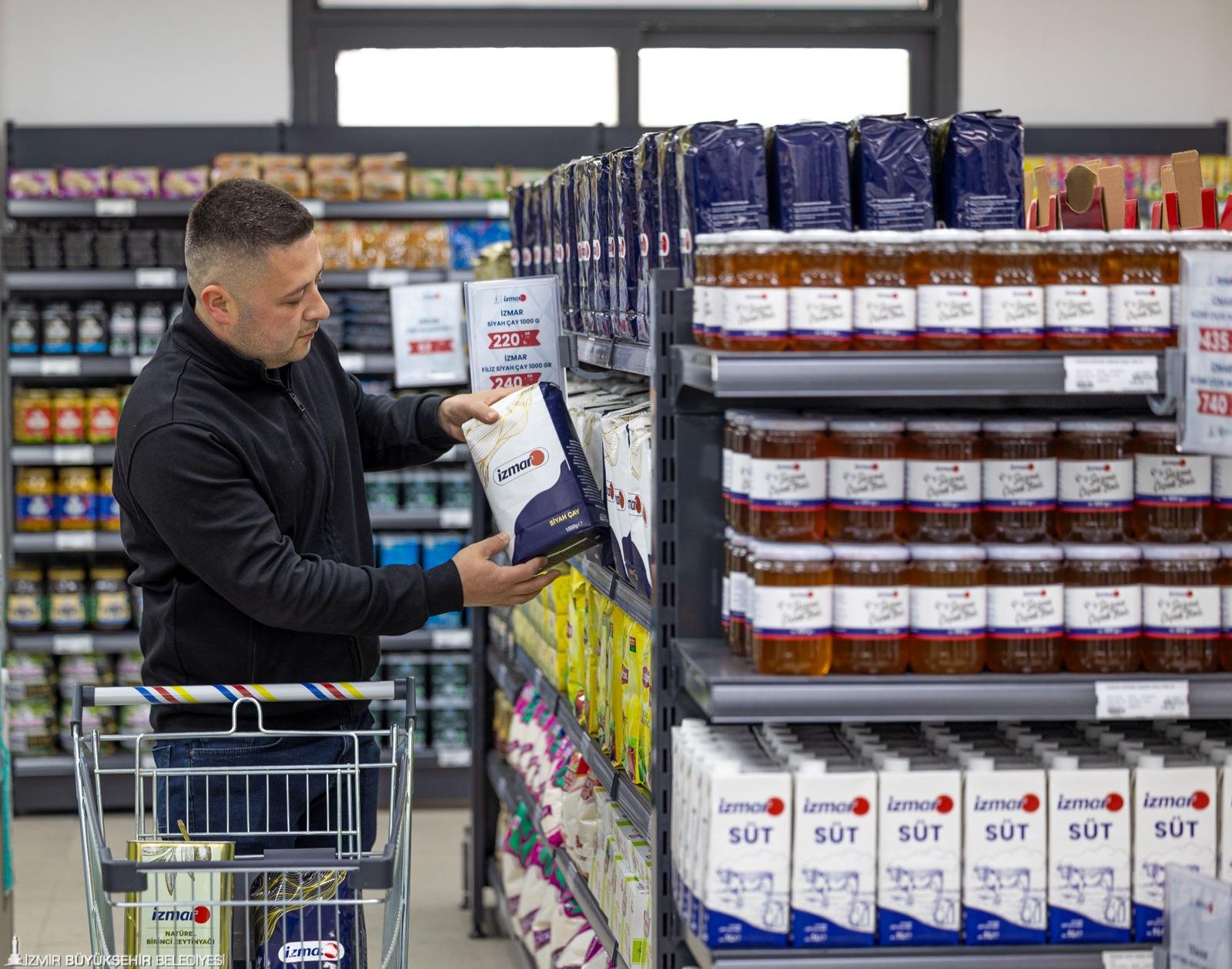 İzmir halkını ekonomik ve güvenli alışverişle buluşturmak için kente kazandırılan