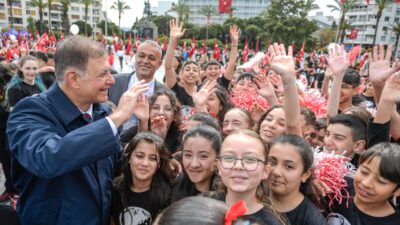 23 Nisan Ulusal Egemenlik ve Çocuk Bayramı nedeniyle İzmir’de Cumhuriyet