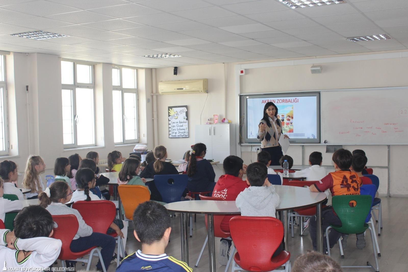 İzmir Büyükşehir Belediyesi, çocuklar arasında artan akran zorbalığı ve şiddet