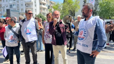 Sosyal Denge Tazminatı kesintisine karşı çıkan Karşıyaka Belediyesi memurları, uzlaşma