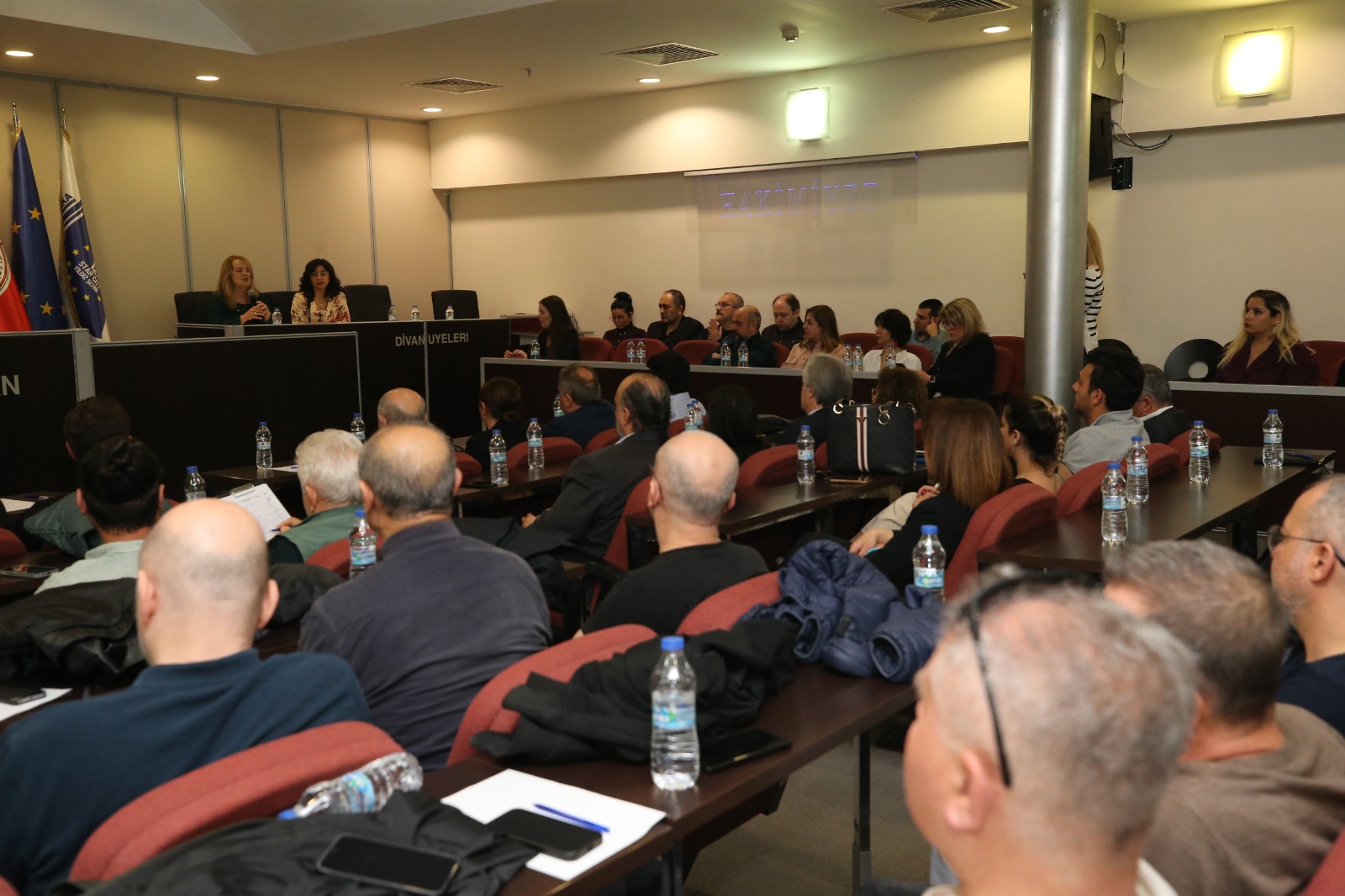 Karşıyaka Belediyesi, kentin gelecekteki yapılaşma sürecini planlamak amacıyla inşaat sektörü