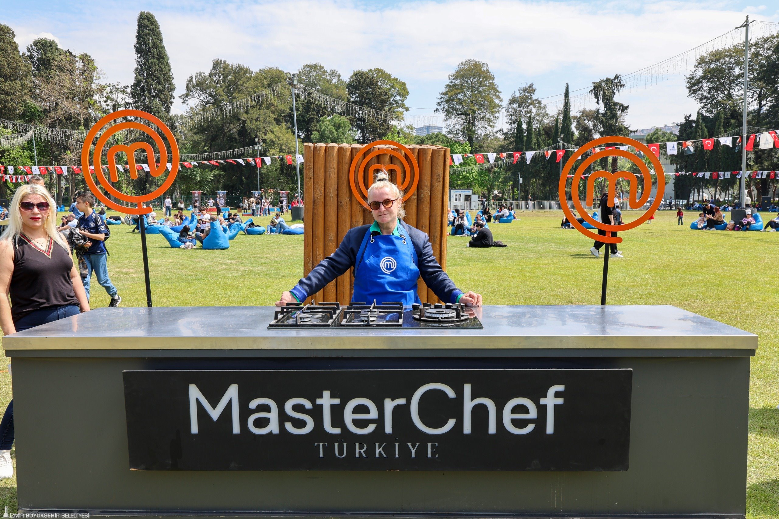 Kültürpark’ta başlayan “MasterChef Şeflerin Rotası İzmir” etkinliği, şeflerin özel tarifleri