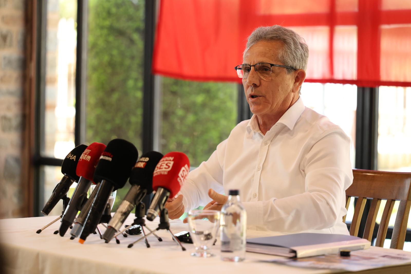 Nazilli Belediye Başkanı Ertuğrul Tetik, Aydın’da ilaçlama ve mezarlık hizmetleriyle